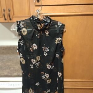 Who What Wear Black Floral Sleeveless Blouse